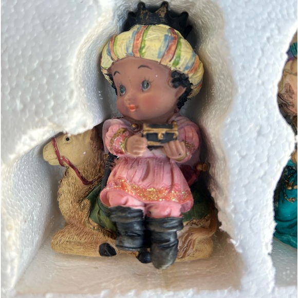 Vintage Holiday Time 11 Piece Children Nativity Set in Box Polyresin Christmas - Picture 9 of 9